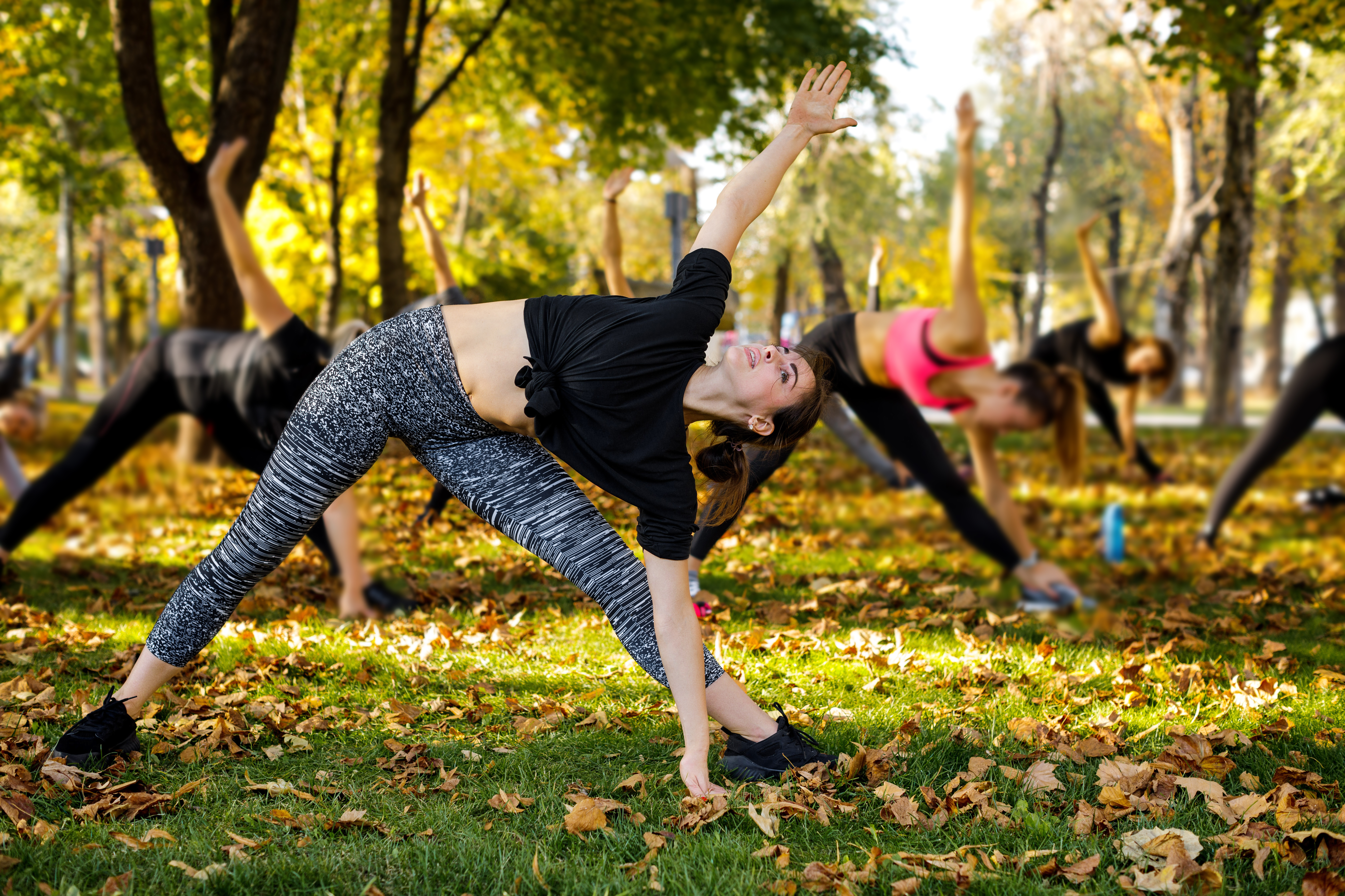 Közös szabadtéri mozgás a parkban